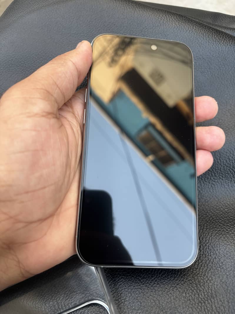 Apple iPhone 15 Pro 1