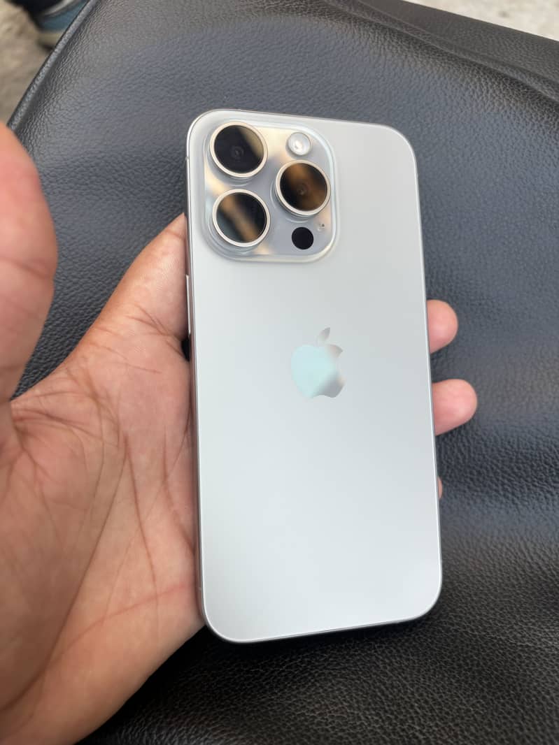 Apple iPhone 15 Pro 2