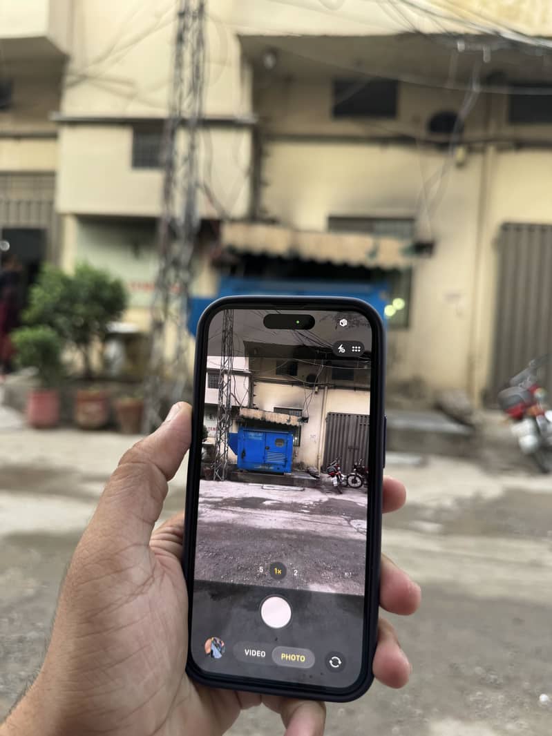 Apple iPhone 15 Pro 3