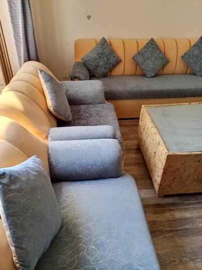 7 Seater Sofa Set with center table