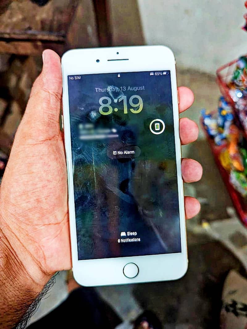 Apple iPhone 8 Plus 1