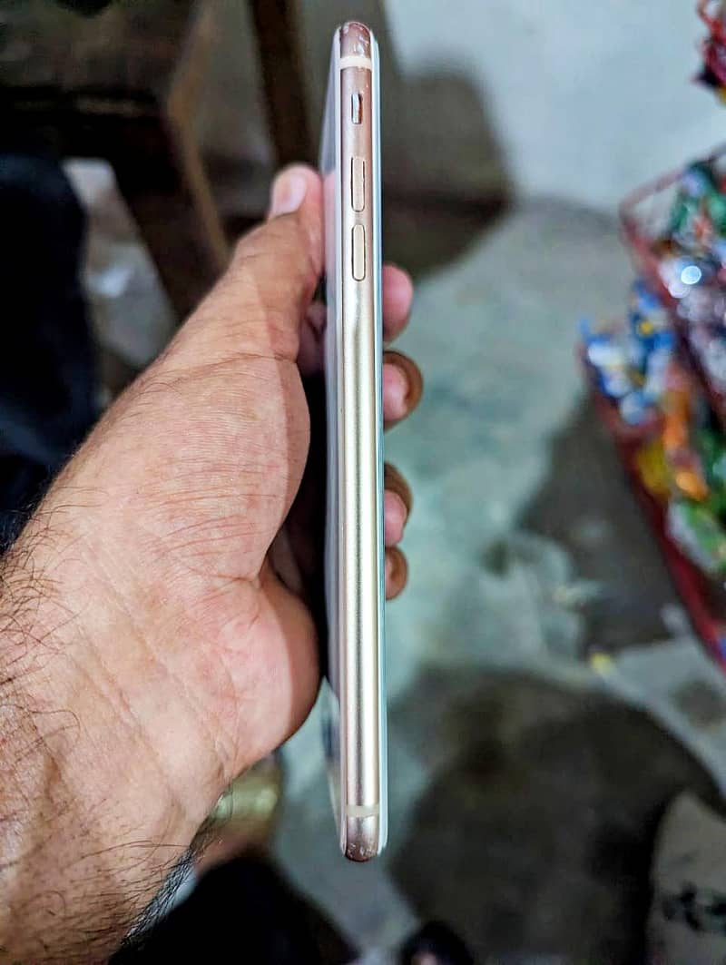Apple iPhone 8 Plus 3