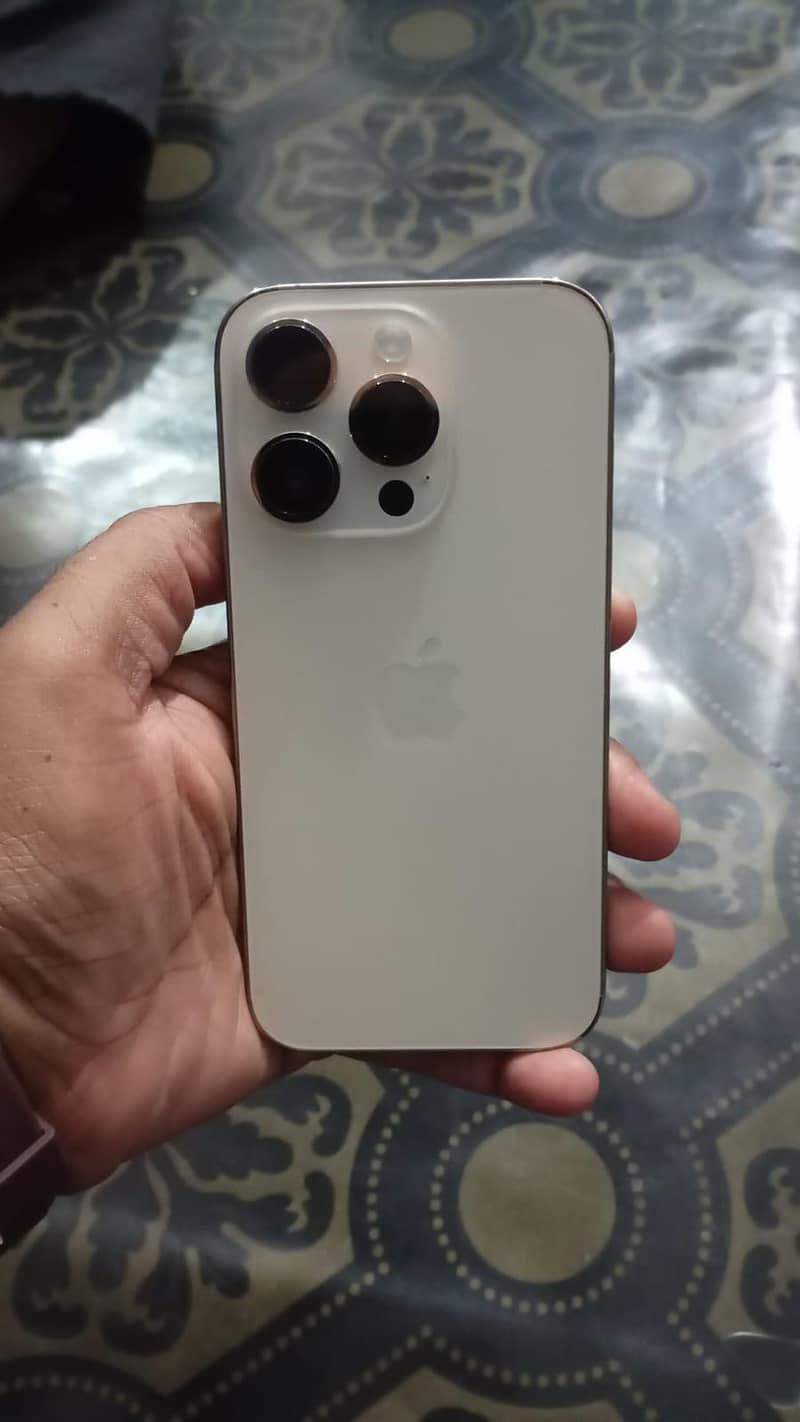 Apple iPhone 14 Pro 0