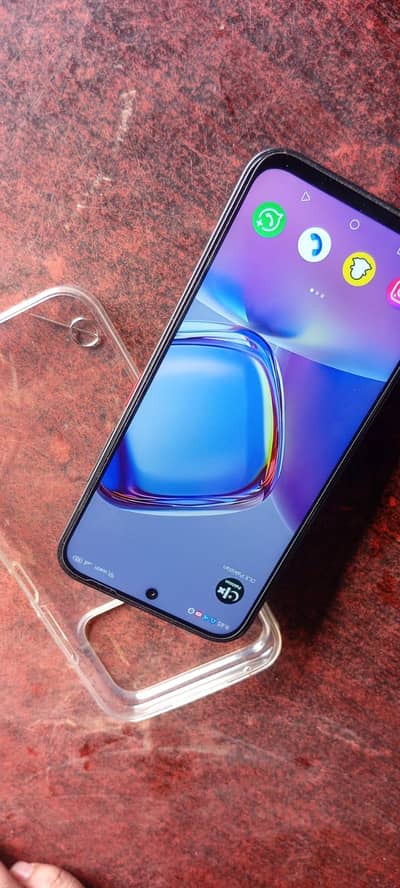 Nubia v80 pro 8+12 / 256 gb