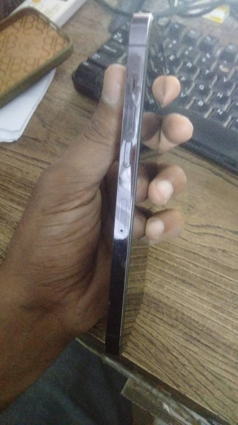 Apple iPhone 14 Pro Max 4