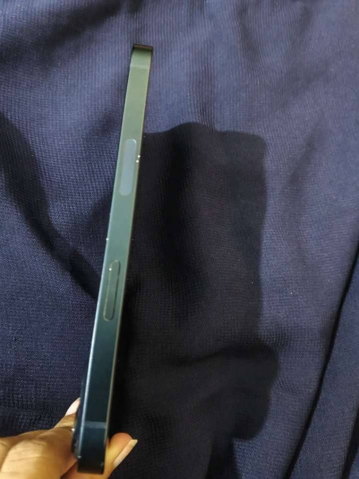 iPhone 13 8