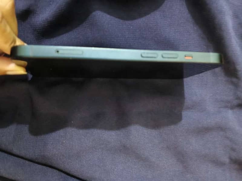 iPhone 13 9