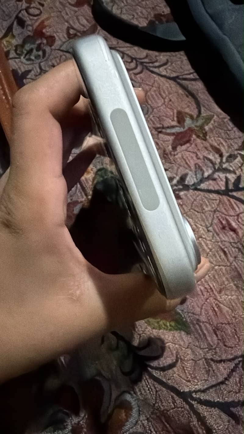 Apple iPhone 17 Pro Max 3