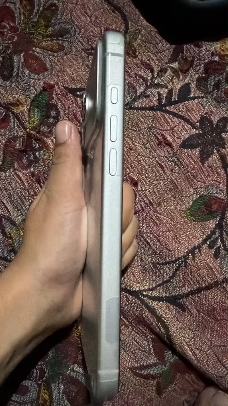 Apple iPhone 17 Pro Max 5