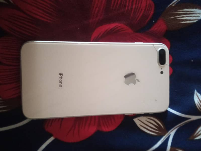 Apple iPhone 8 Plus 1