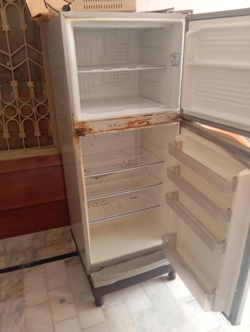 refrigerator 0