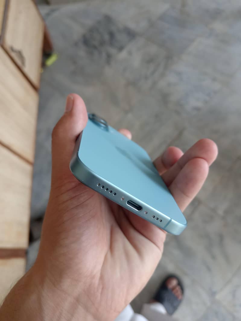 Apple iPhone 16 1