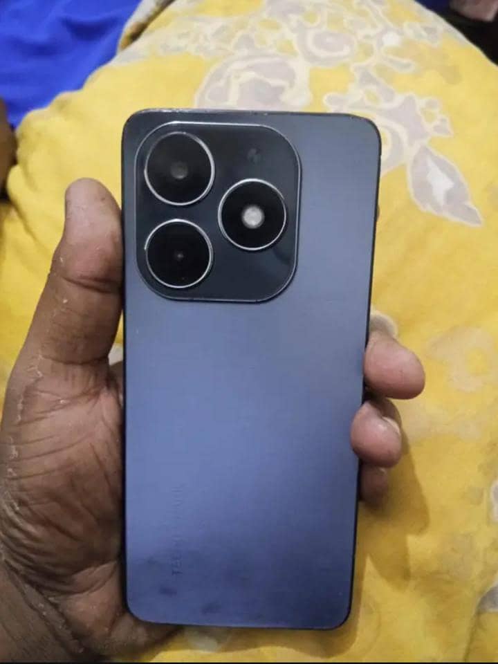 Tecno Spark 20 6
