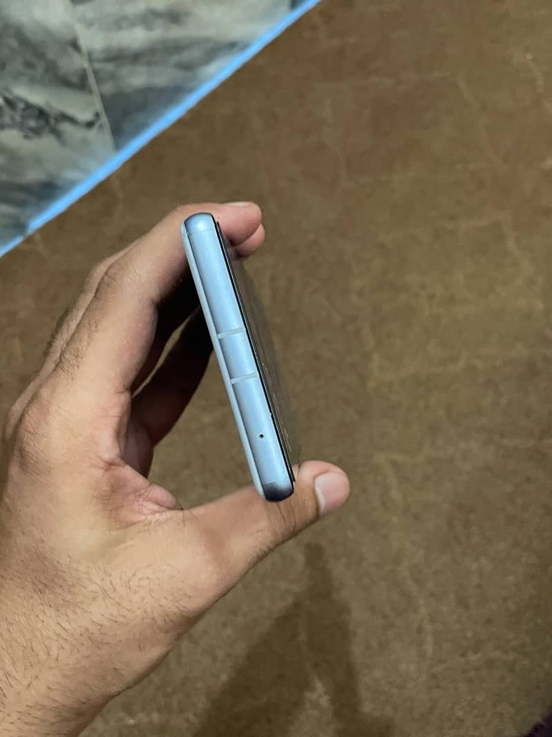 Google pixel 7a 5