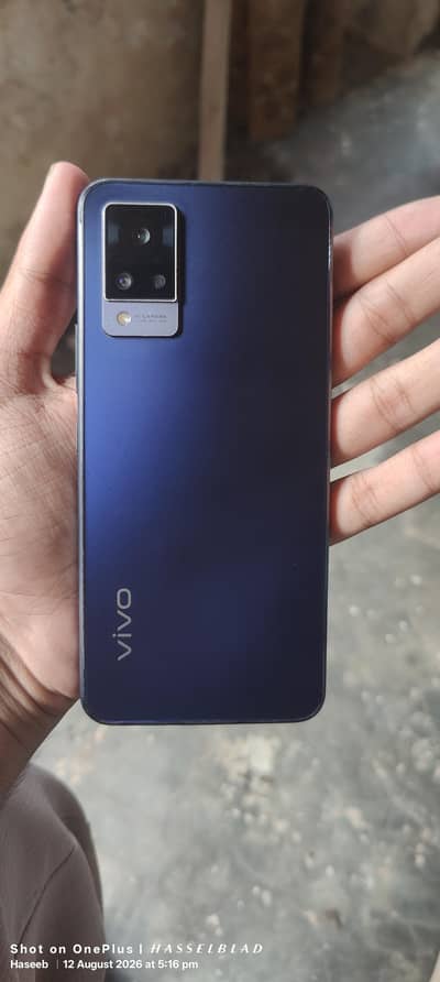 Vivo V21