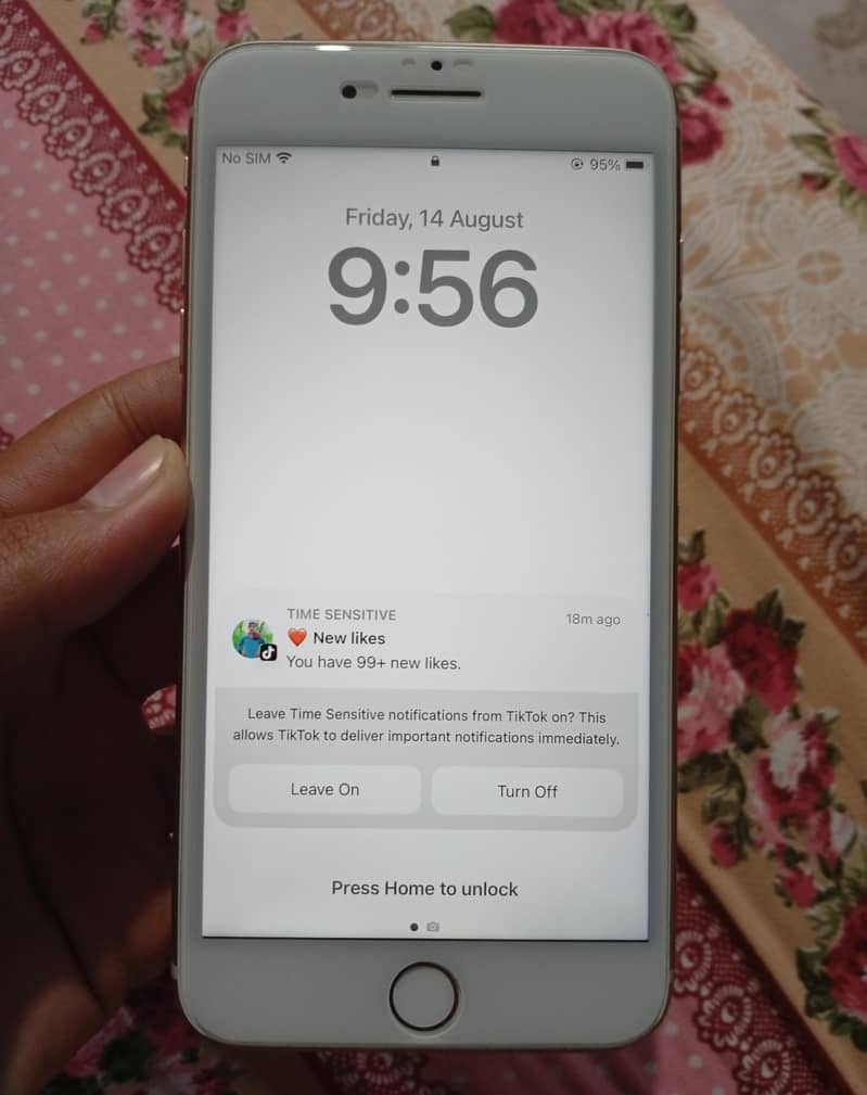 Apple iPhone 8 Plus 4