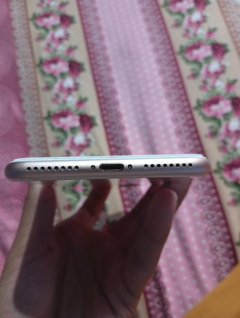 Apple iPhone 8 Plus 5