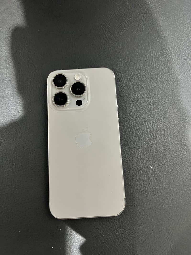 Apple iPhone 15 Pro 0
