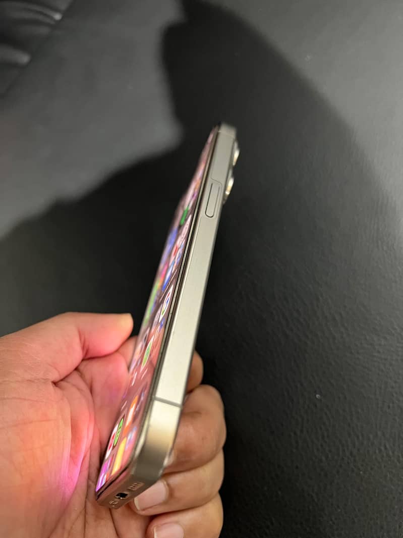 Apple iPhone 15 Pro 2