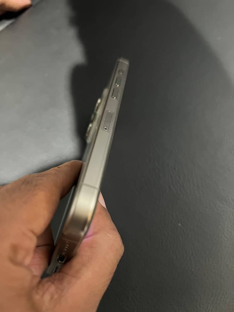 Apple iPhone 15 Pro 3