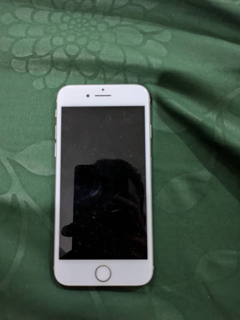Apple iPhone 8 1