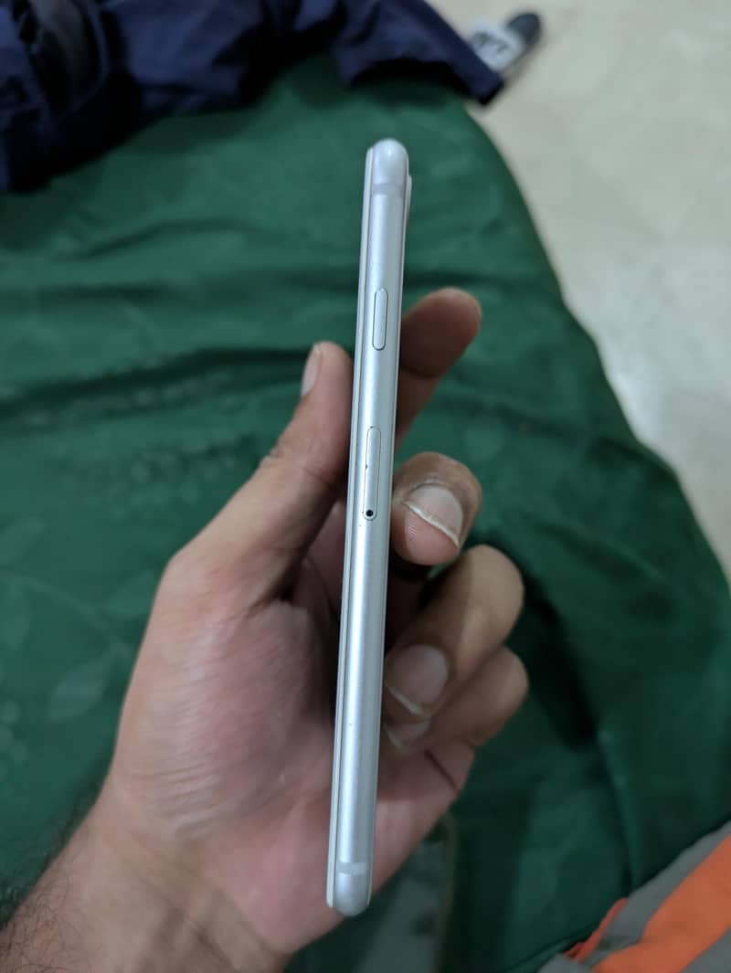 Apple iPhone 8 2