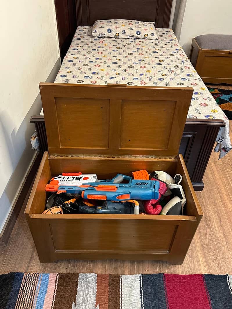 Used House hold furniture  for sale. 9