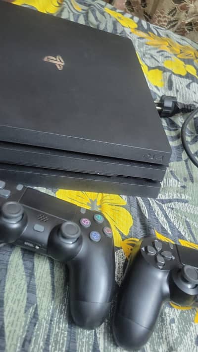 PS4 PRO. . JAILBREAK 1TB SEALED WITH 2 CONTROLLERS