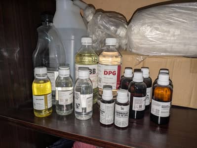perfume making kit with fixatives