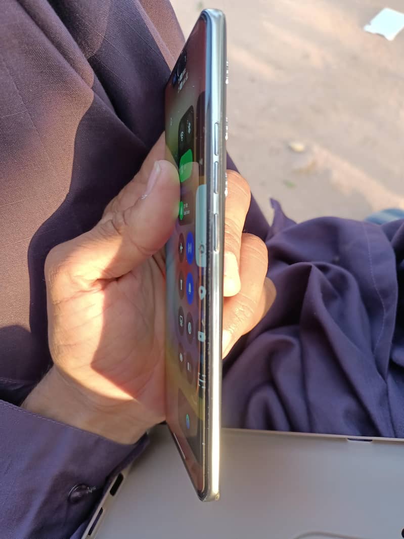 Tecno CAMON 40 Pro 4