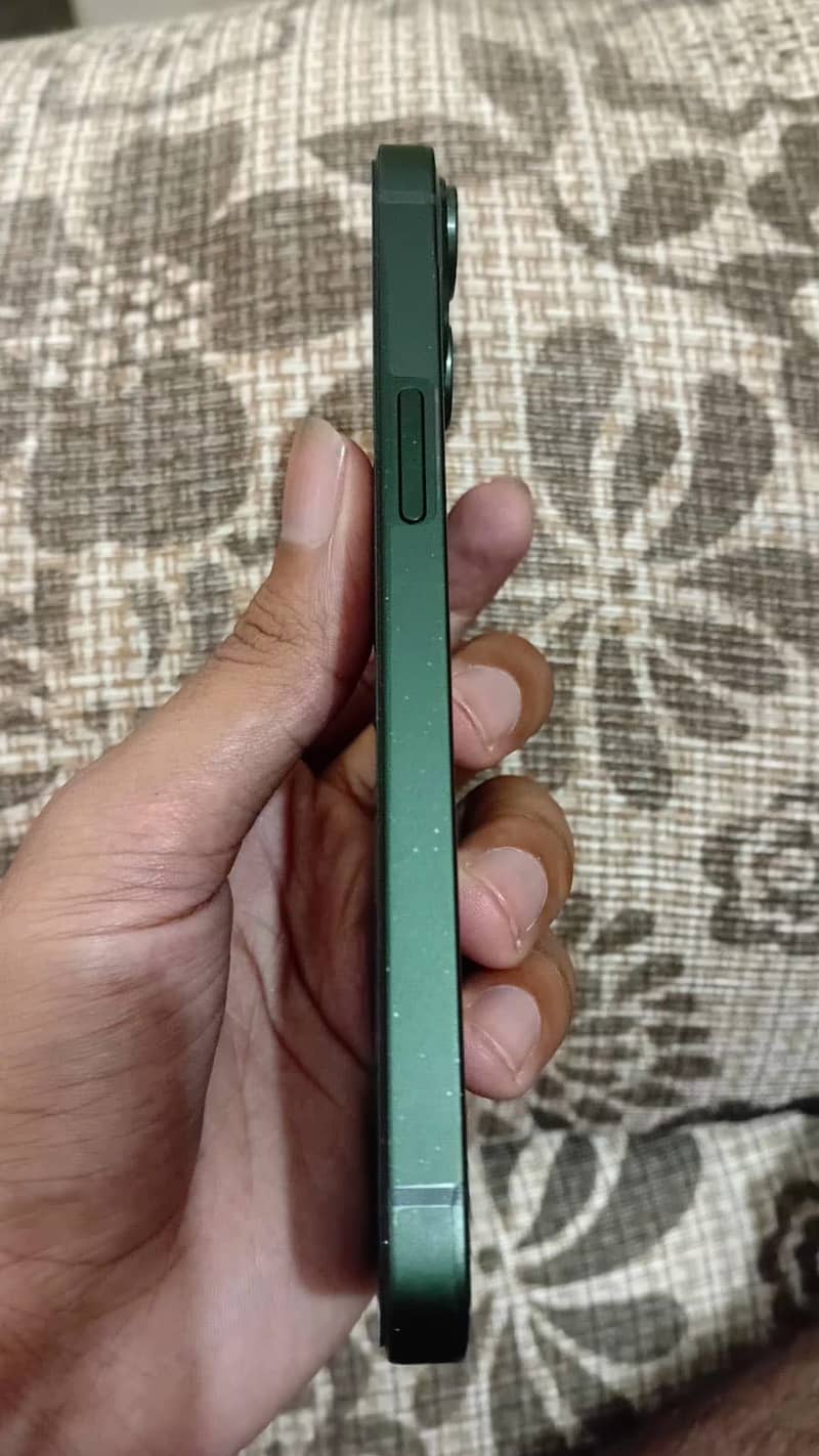 Apple iPhone 13 3