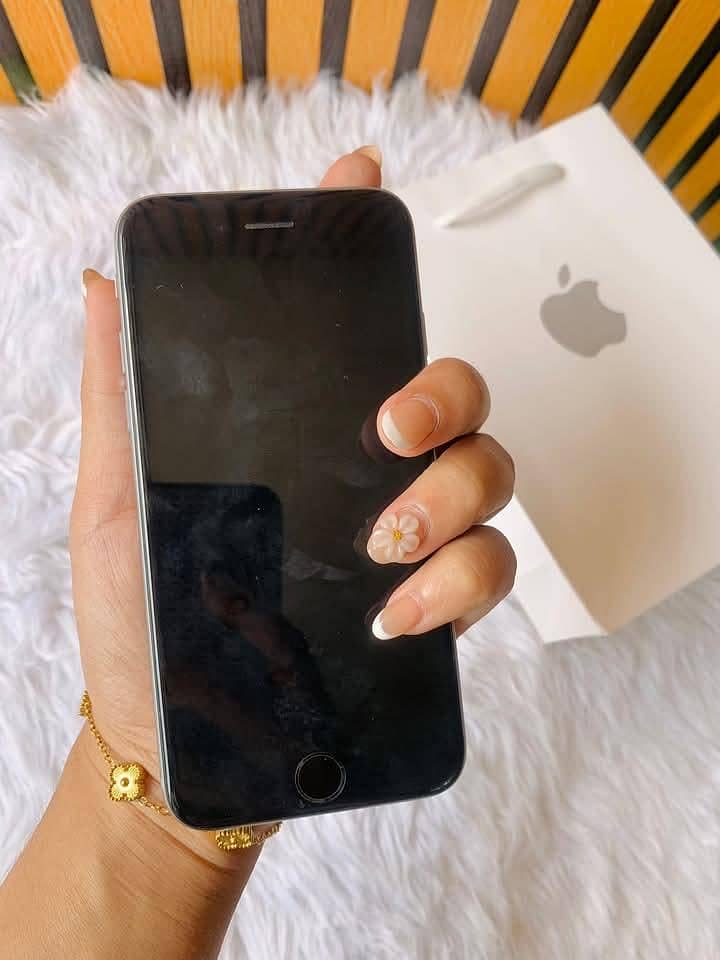 Apple iPhone 6S Plus 7