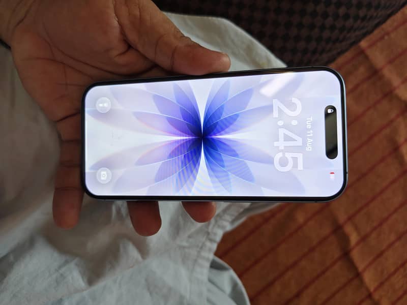 Apple iPhone 17 5