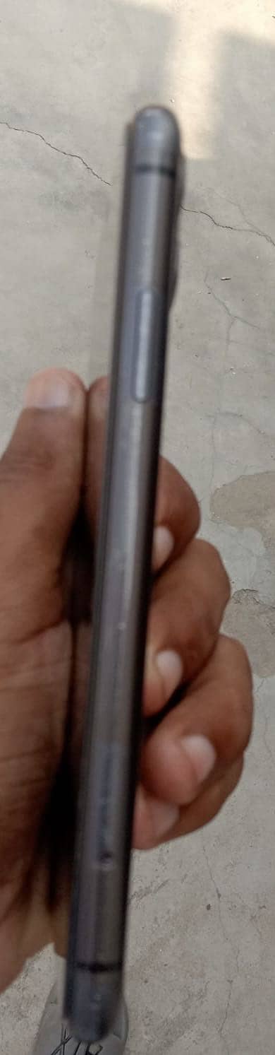 Apple iPhone 11 0