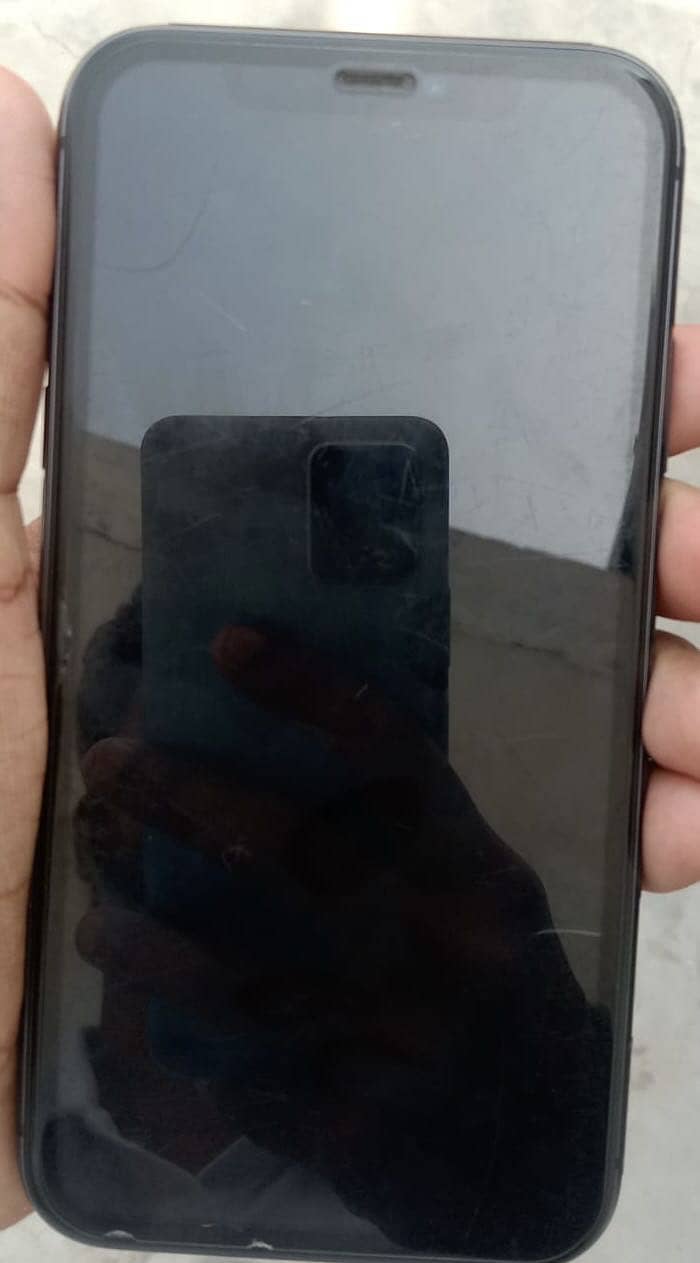 Apple iPhone 11 3