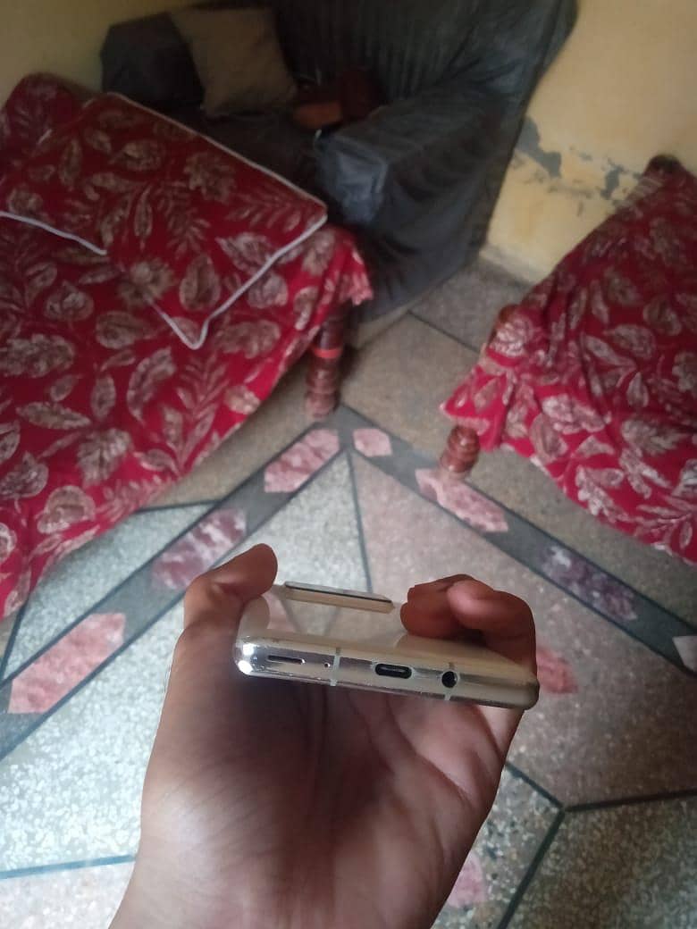 Sharp aquos r6 2