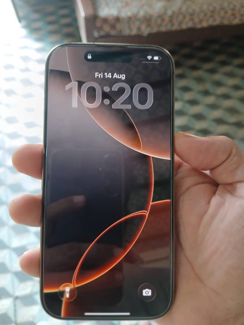 Apple iPhone 16 Pro 0