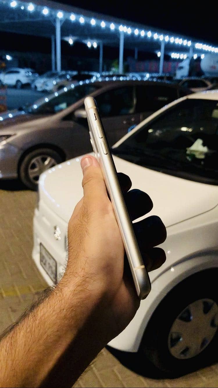 Apple iPhone 11 3
