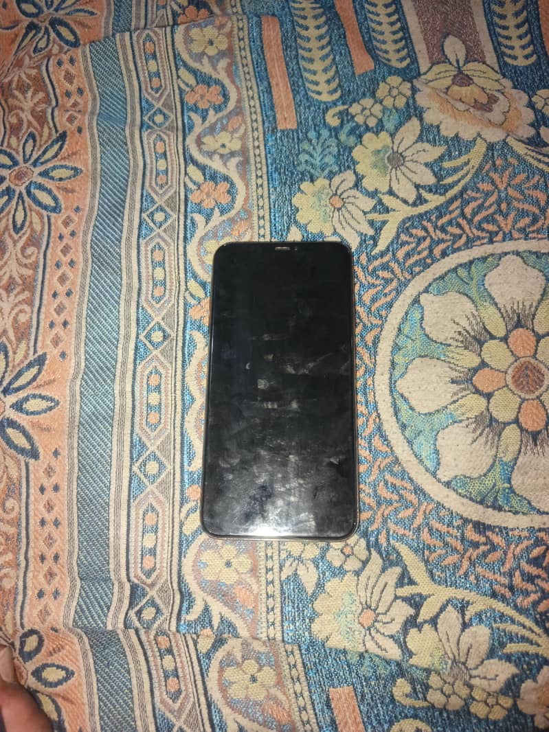 Apple iPhone XS Max 1