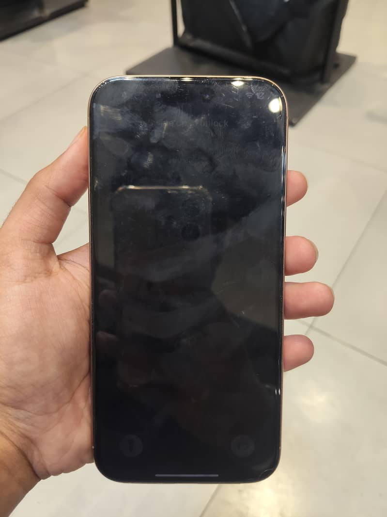 Apple iPhone 16 Pro Max 2