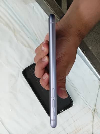 Apple iPhone 11 64 gb all okay factory unlock