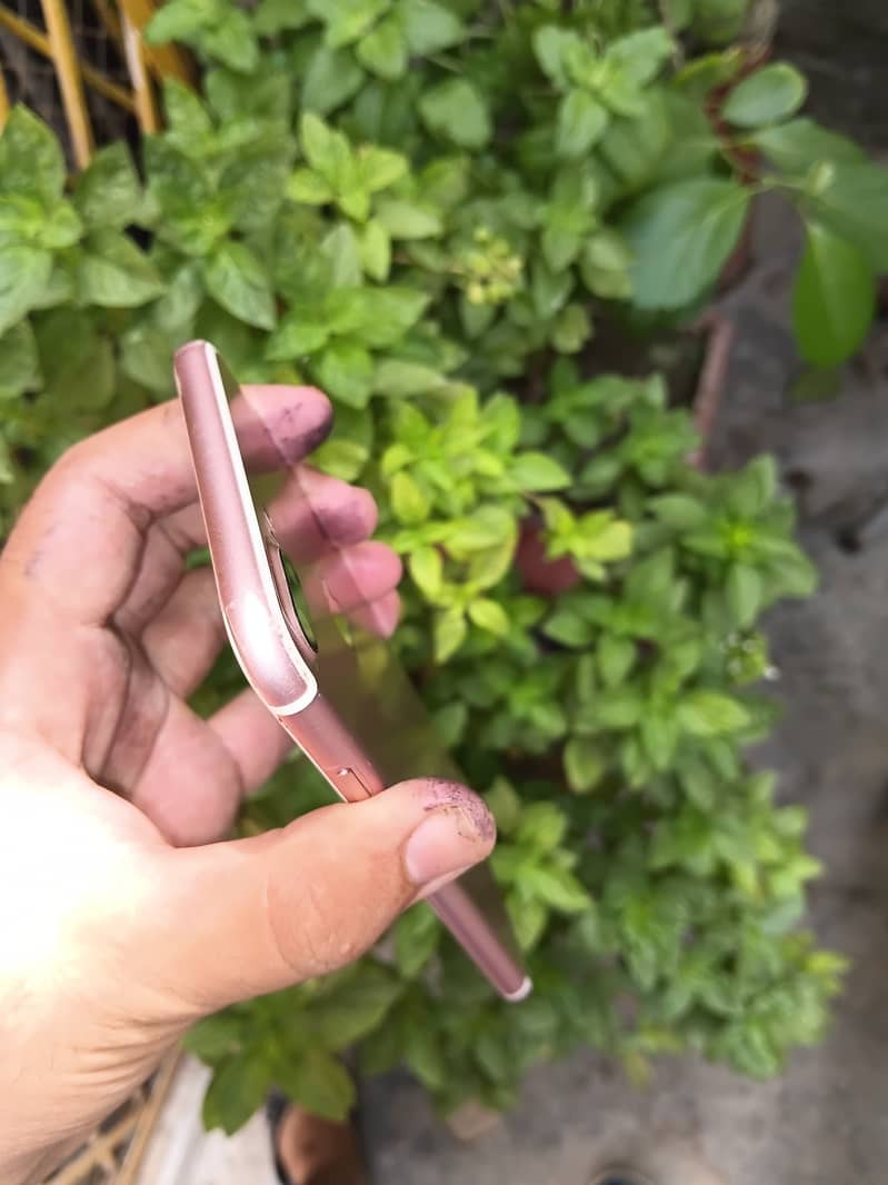 Apple iPhone 7 Plus 3