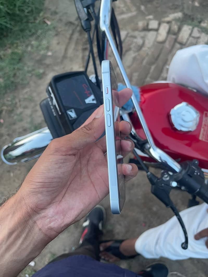 Apple iPhone 15 1