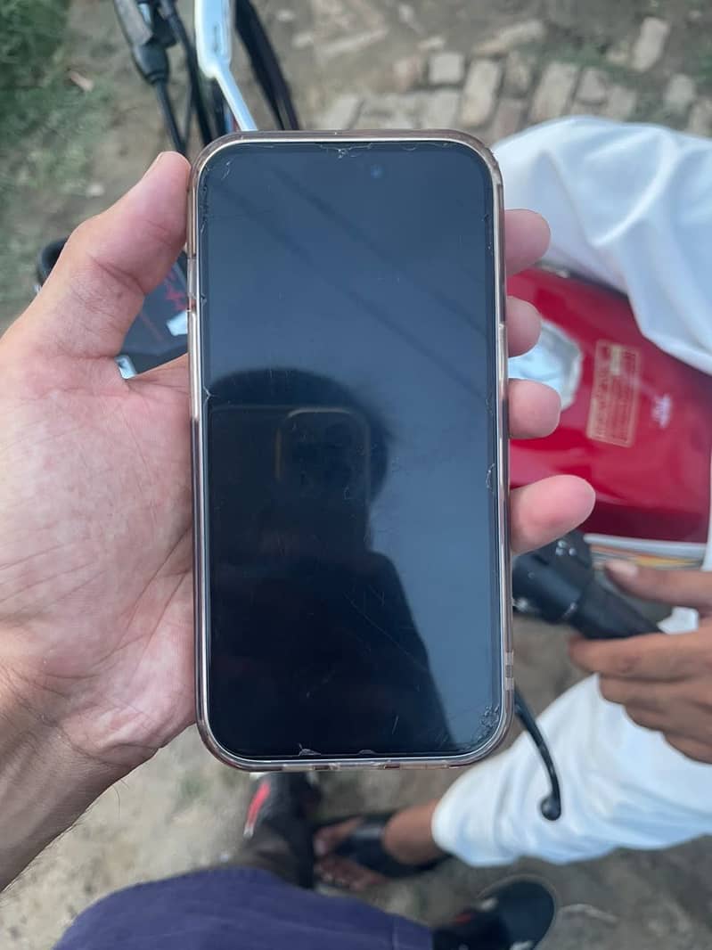 Apple iPhone 15 3
