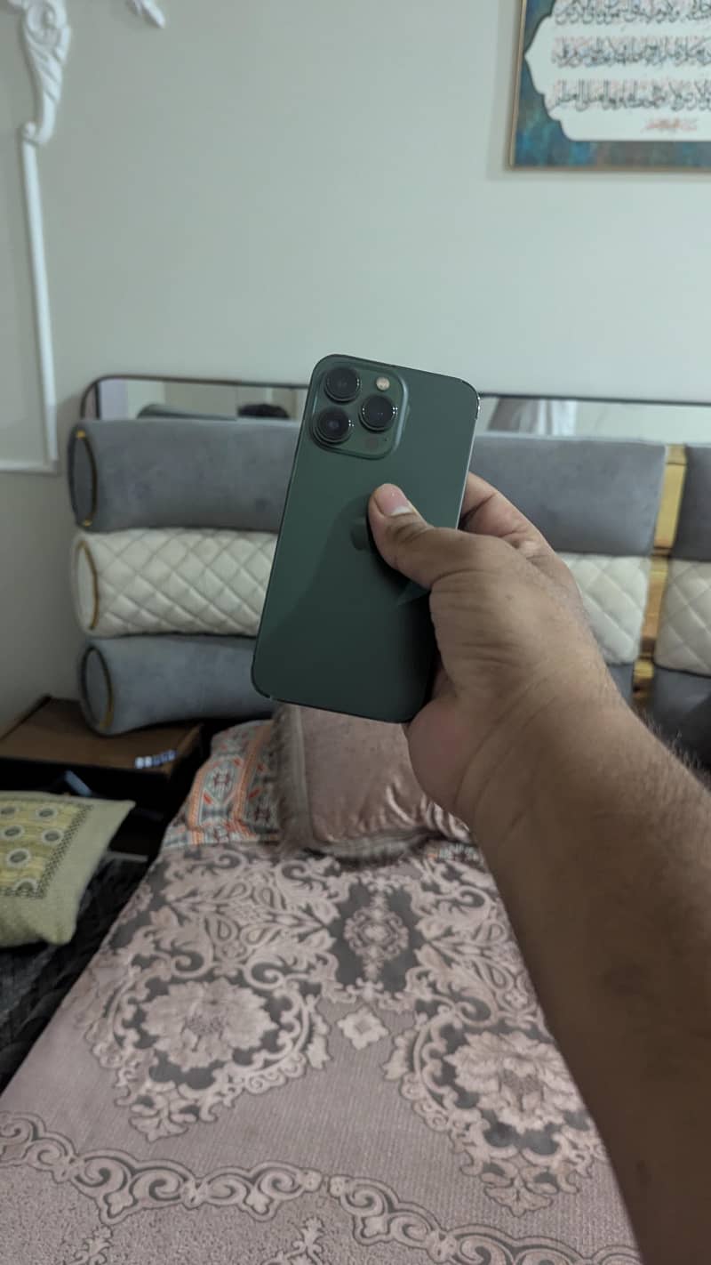 Apple iPhone 13 Pro 0