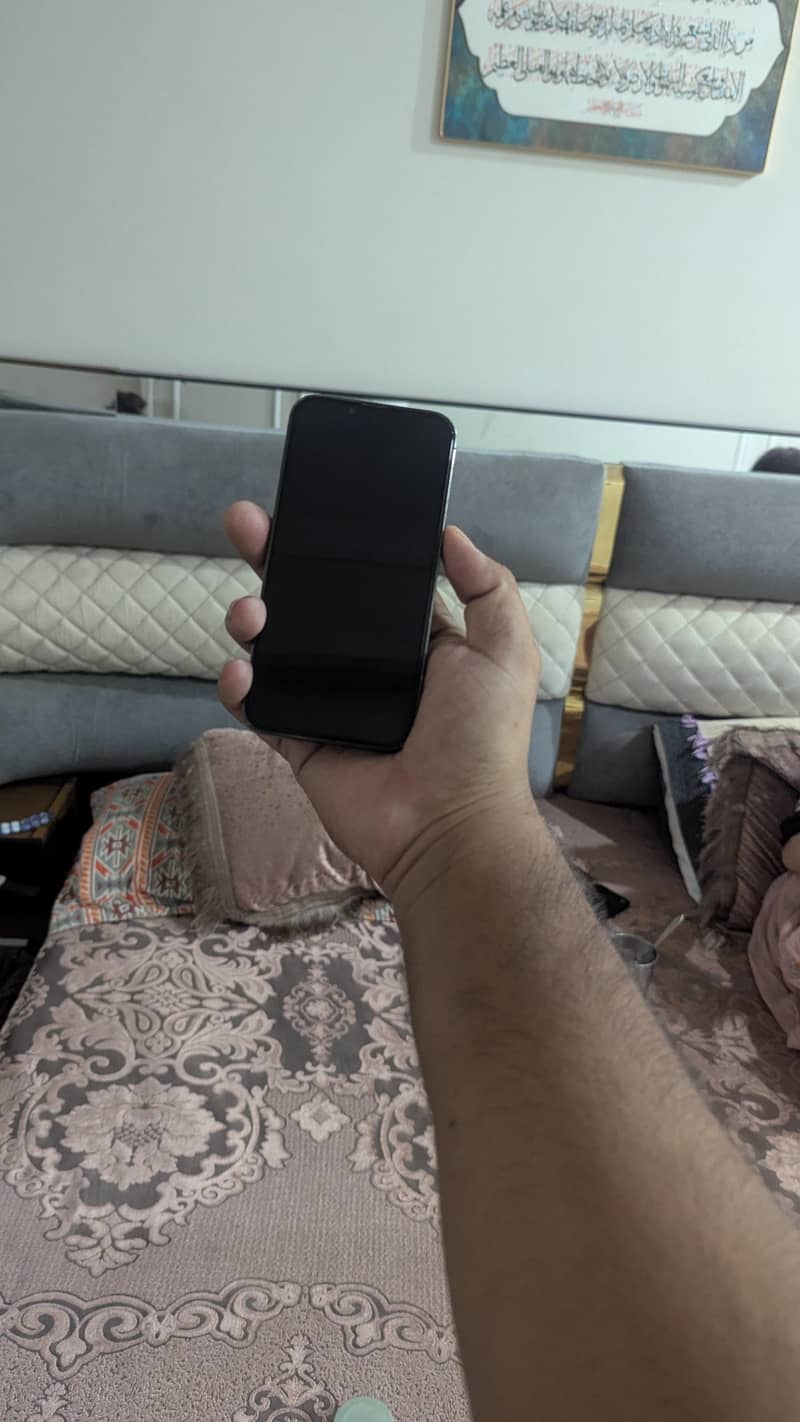 Apple iPhone 13 Pro 1