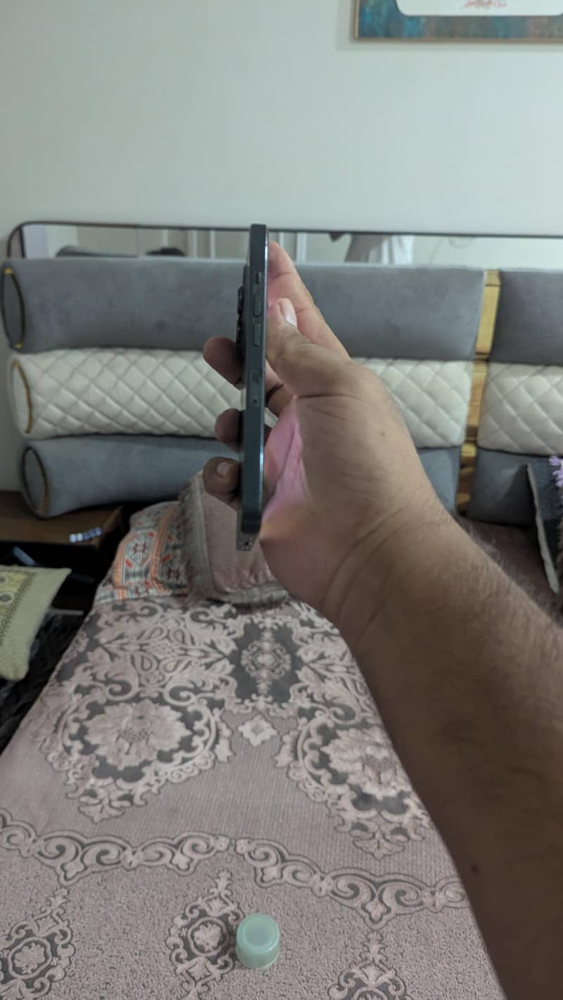 Apple iPhone 13 Pro 4