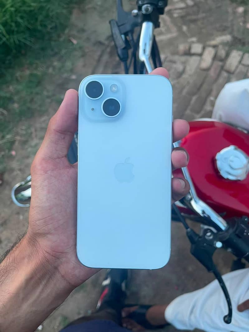 Apple iPhone 15 3