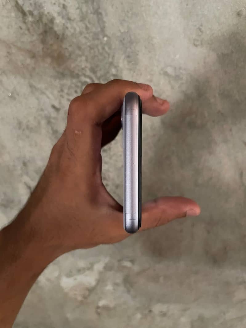 Apple iPhone 11 5