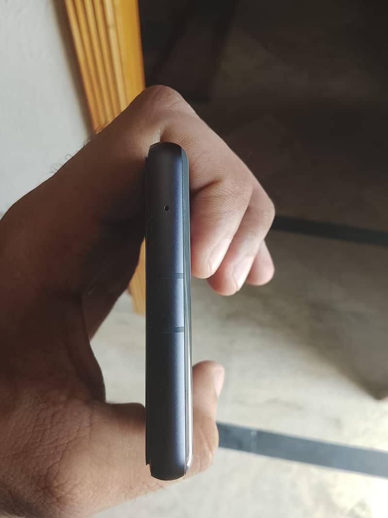Google Pixel 7a 5